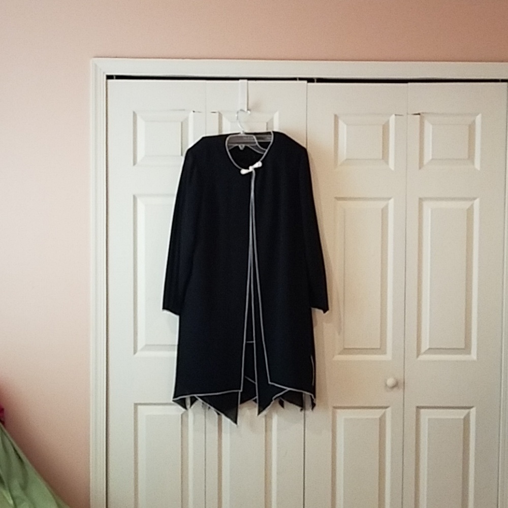 Skirt suit